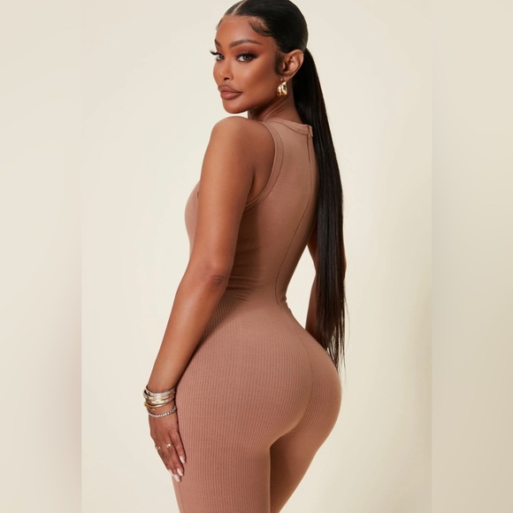 Fashion Nova Snatched Jumpsuit NWT - Picture 2 of 10